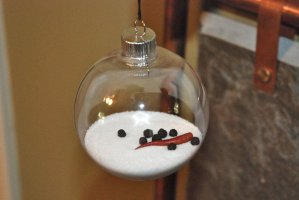 Another Hatchett Job, photo shared on Pinterest, Georgia Snowman, melted snowman, diy ornaments, Christmas ornaments.